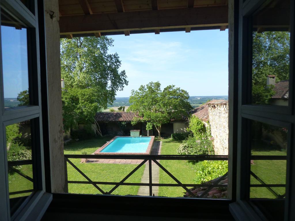 Maison Arriu Bed & Breakfast Montaut  Exterior photo