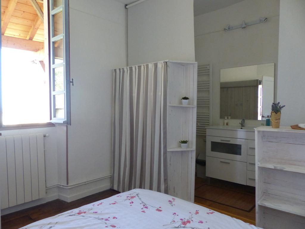 Maison Arriu Bed & Breakfast Montaut  Exterior photo